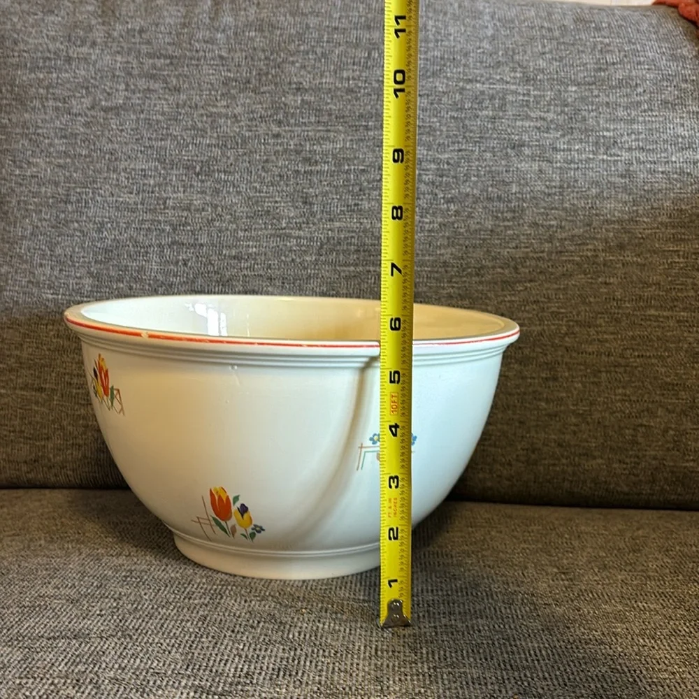 HOMER LAUGHLIN TULIP PATTERNED LARGE BOWL VINTAGE